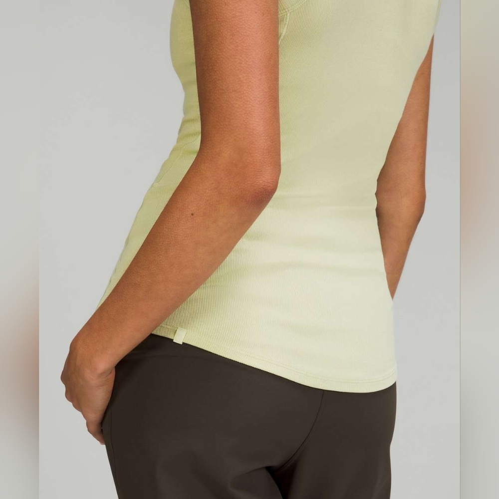 Lululemon Hold Tight Tank. Size 14 - Picture 3 of 7